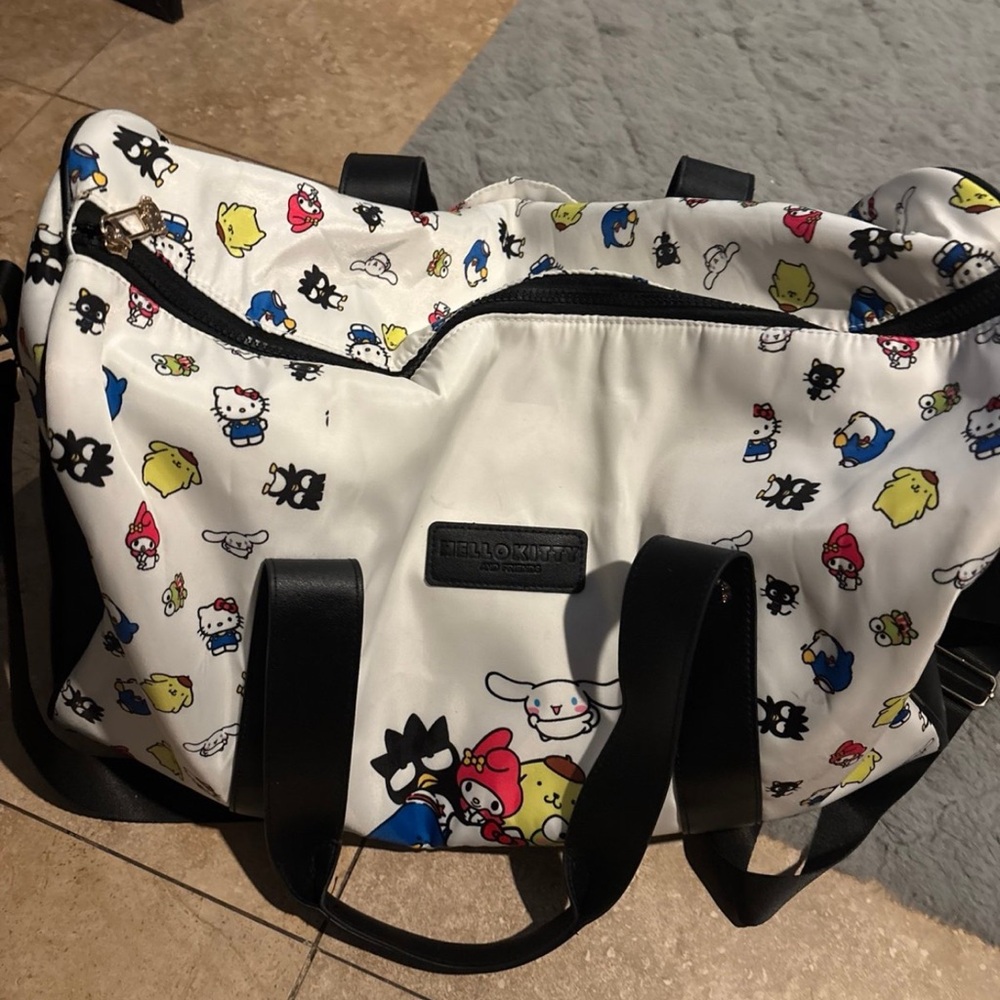 Hello Kitty medium sized gym bag
Month and a half old, lightly used
